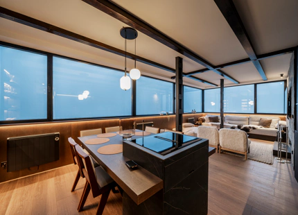 IMPRESIONANTE APARTAMENTO DE TRES DORMITORIOS EN LA ÚLTIMA PLANTA EN SIERRA NEVADA CON VISTAS EXCEPCIONALES A LA MONTAÑA