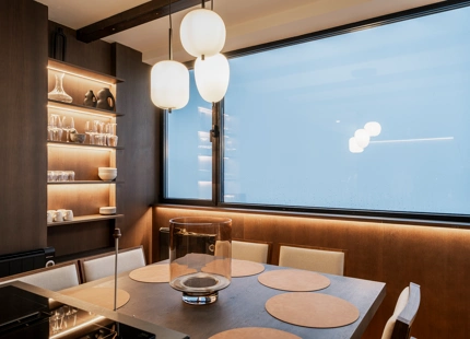 IMPRESIONANTE APARTAMENTO DE TRES DORMITORIOS EN LA ÚLTIMA PLANTA EN SIERRA NEVADA CON VISTAS EXCEPCIONALES A LA MONTAÑA