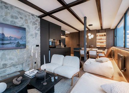 IMPRESIONANTE APARTAMENTO DE TRES DORMITORIOS EN LA ÚLTIMA PLANTA EN SIERRA NEVADA CON VISTAS EXCEPCIONALES A LA MONTAÑA