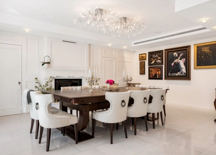 ELEGANTE VILLA CONTEMPORÁNEA CON ACCESO DIRECTO AL GOLF EN LA CERQUILLA