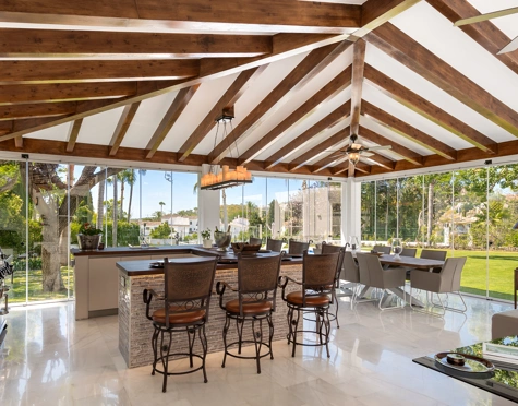 Villa for sale in La Cerquilla, Nueva Andalucia