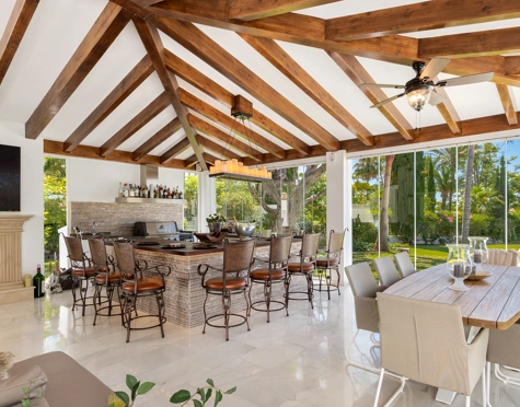 Villa for sale in La Cerquilla, Nueva Andalucia