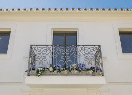 ELEGANTE VILLA CONTEMPORÁNEA CON ACCESO DIRECTO AL GOLF EN LA CERQUILLA