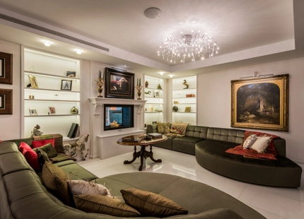 ELEGANTE VILLA CONTEMPORÁNEA CON ACCESO DIRECTO AL GOLF EN LA CERQUILLA