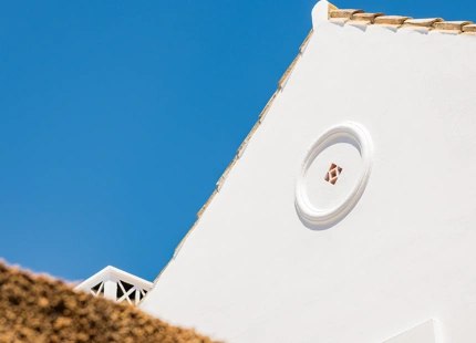 ELEGANTE VILLA CONTEMPORÁNEA CON ACCESO DIRECTO AL GOLF EN LA CERQUILLA