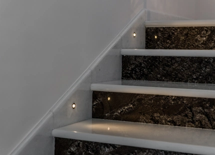 ELEGANTE VILLA CONTEMPORÁNEA CON ACCESO DIRECTO AL GOLF EN LA CERQUILLA
