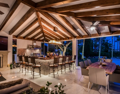 Villa for sale in La Cerquilla, Nueva Andalucia