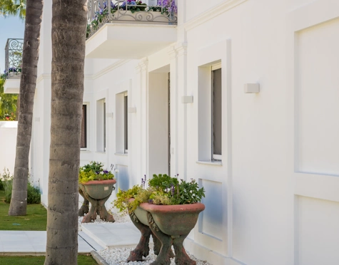 Villa for sale in La Cerquilla, Nueva Andalucia