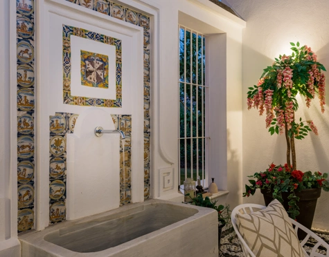 Villa for sale in La Cerquilla, Nueva Andalucia