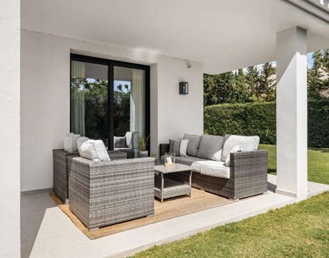 Villa en venta en Nueva Andalucia, Marbella