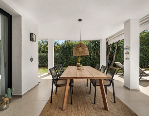 Villa en venta en Nueva Andalucia, Marbella