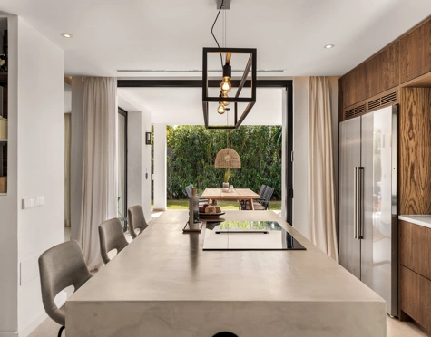 Villa en venta en Nueva Andalucia, Marbella