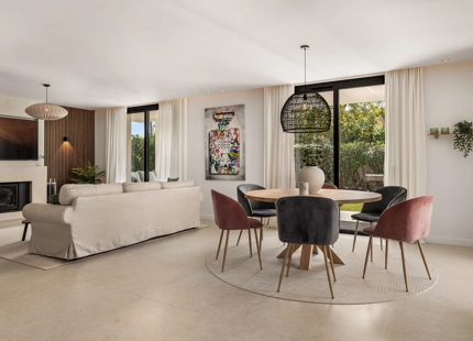 ELEGANTE VILLA DE 4 DORMITORIOS EN NUEVA ANDALUCÍA CON ESPECTACULARES ESPACIOS EXTERIORES