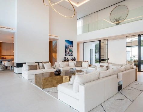 Villa for sale in El Madroñal, Benahavis