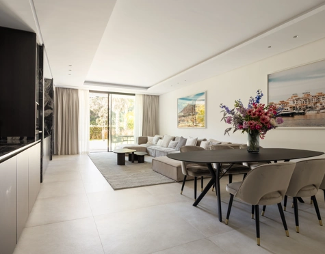 Villa for sale in El Madroñal, Benahavis