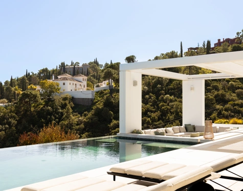 Villa for sale in El Madroñal, Benahavis