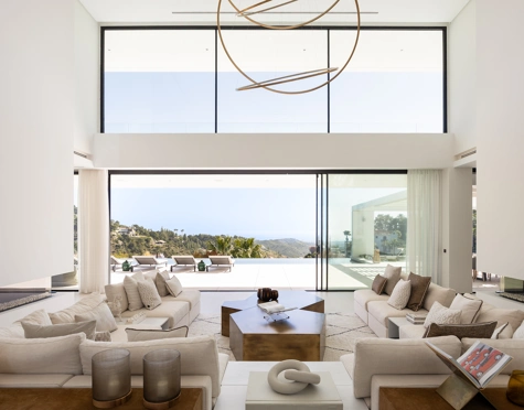 Villa for sale in El Madroñal, Benahavis