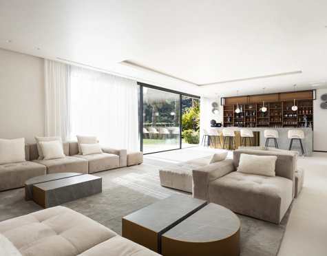 Villa for sale in El Madroñal, Benahavis