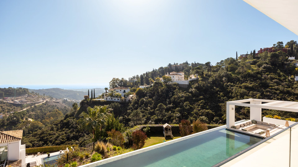Villa en venta en El Madroñal, Benahavis
