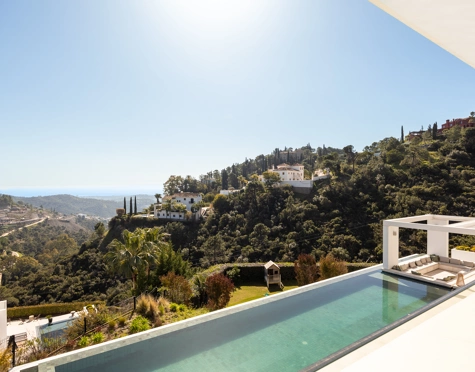 Villa for sale in El Madroñal, Benahavis