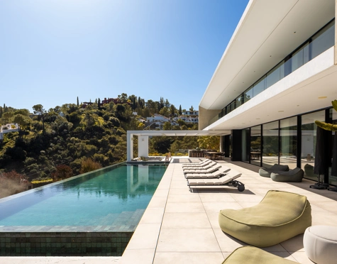 Villa for sale in El Madroñal, Benahavis