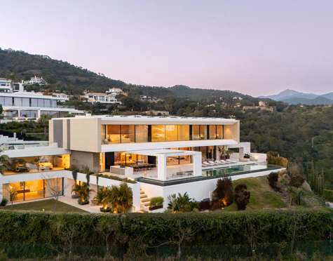 Villa for sale in El Madroñal, Benahavis