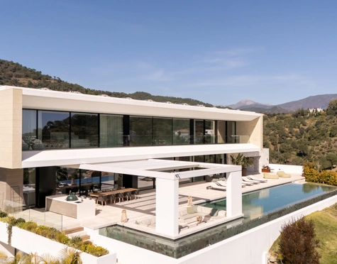 Villa for sale in El Madroñal, Benahavis