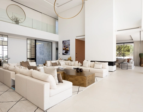 Villa for sale in El Madroñal, Benahavis