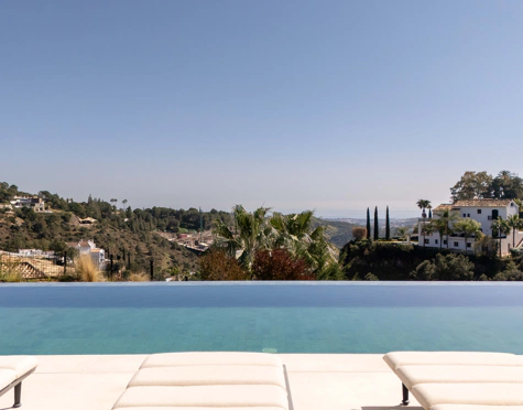 Villa for sale in El Madroñal, Benahavis