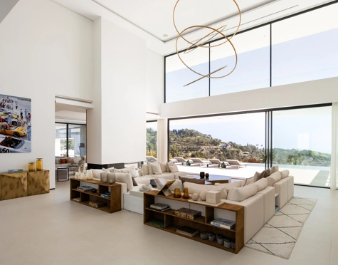 Villa for sale in El Madroñal, Benahavis