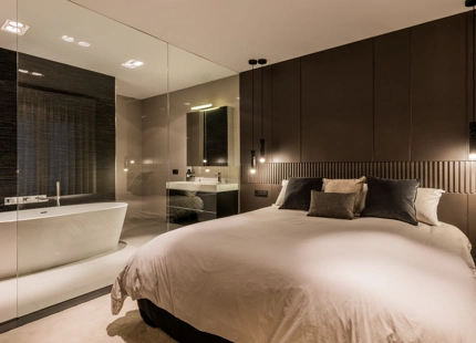 LUJOSO APARTAMENTO EN PRIMERA LÍNEA DE MARINA CON VISTAS IMPRESIONANTES EN PUERTO BANÚS