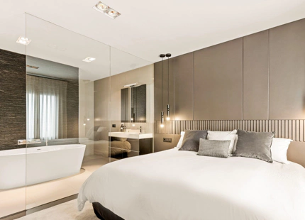 LUJOSO APARTAMENTO EN PRIMERA LÍNEA DE MARINA CON VISTAS IMPRESIONANTES EN PUERTO BANÚS