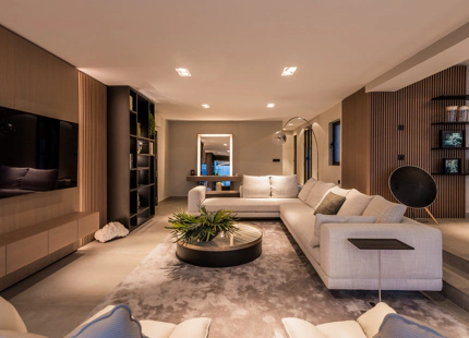 LUJOSO APARTAMENTO EN PRIMERA LÍNEA DE MARINA CON VISTAS IMPRESIONANTES EN PUERTO BANÚS