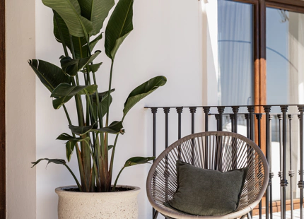 EXQUISITA VILLA DE 5 DORMITORIOS EN ESTEPONA CON AMPLIA ZONA EXTERIOR