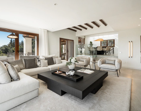 Villa for sale in Estepona