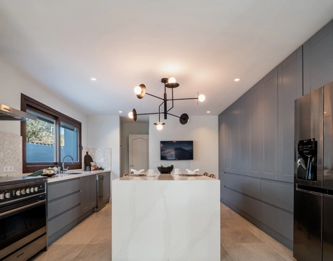 Villa for sale in Estepona