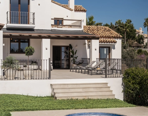 Villa for sale in Estepona