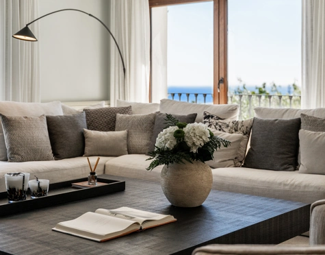 Villa for sale in Estepona