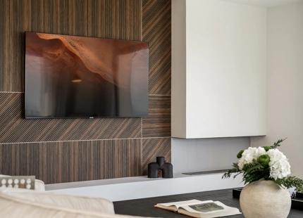EXQUISITA VILLA DE 5 DORMITORIOS EN ESTEPONA CON AMPLIA ZONA EXTERIOR