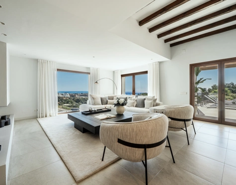 Villa for sale in Estepona