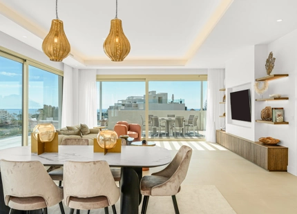 ÁTICO DÚPLEX DE LUJO EN LA MILLA DE ORO DE MARBELLA CON VISTAS EXCEPCIONALES