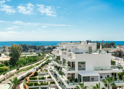 ÁTICO DÚPLEX DE LUJO EN LA MILLA DE ORO DE MARBELLA CON VISTAS EXCEPCIONALES