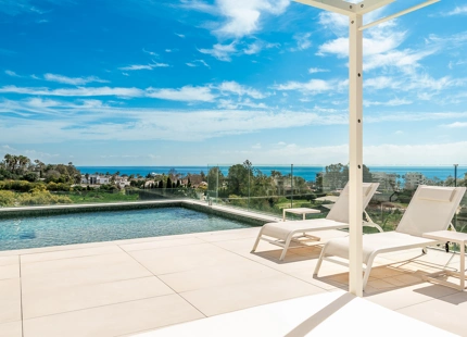 ÁTICO DÚPLEX DE LUJO EN LA MILLA DE ORO DE MARBELLA CON VISTAS EXCEPCIONALES