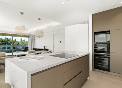 APARTAMENTO DE 3 DORMITORIOS CON PISCINA PRIVADA EN LA MILLA DE ORO DE MARBELLA