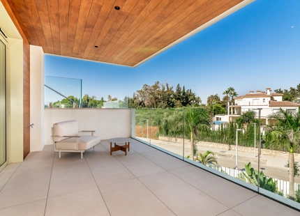 APARTAMENTO DE 3 DORMITORIOS CON PISCINA PRIVADA EN LA MILLA DE ORO DE MARBELLA
