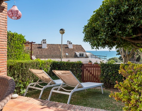 CHARMING 3-BEDROOM TOWNHOUSE IN BEACHFRONT URBANISATION IN ESTEPONA WEST