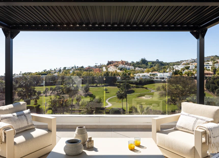 VILLA CONTEMPORÁNEA CON VISTAS PANORÁMICAS EN UN ENTORNO DE GOLF EXCLUSIVO