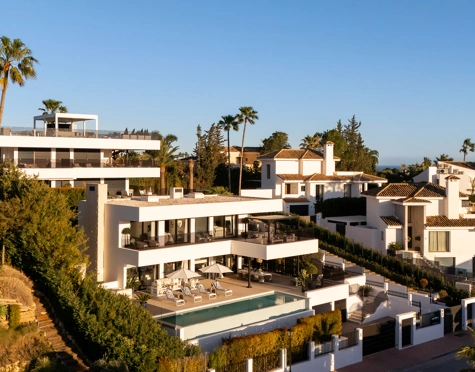 Villa for sale in Nueva Andalucia, Marbella