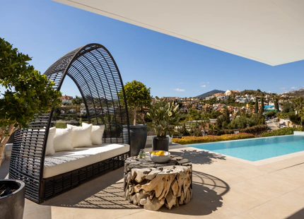 VILLA CONTEMPORÁNEA CON VISTAS PANORÁMICAS EN UN ENTORNO DE GOLF EXCLUSIVO