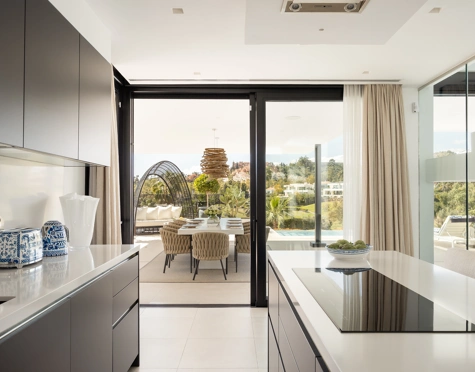 Villa for sale in Nueva Andalucia, Marbella